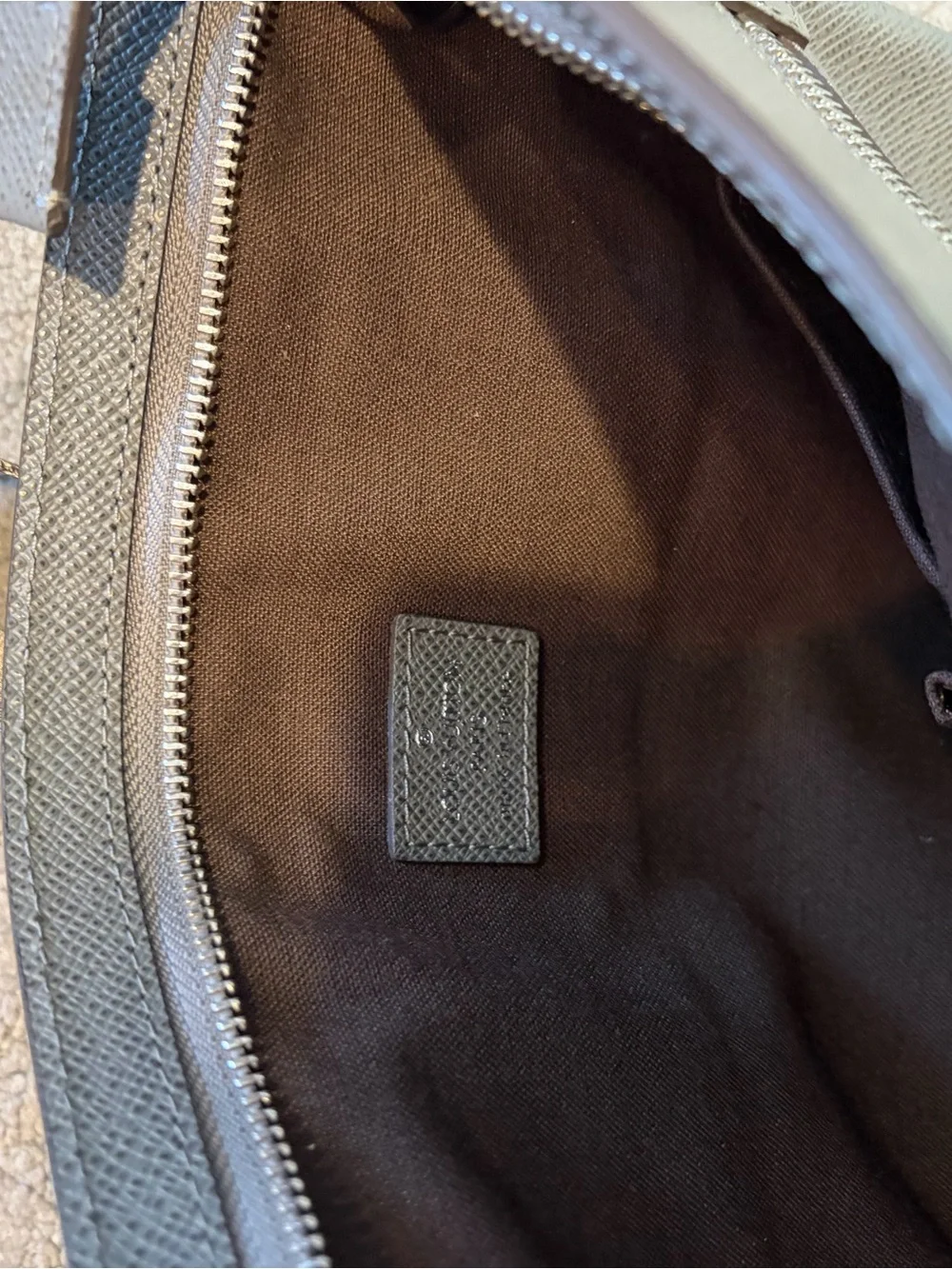 Gray Leather Taiga Sasha LV Men’s Crossbody Shoulder Bag - Unbranded